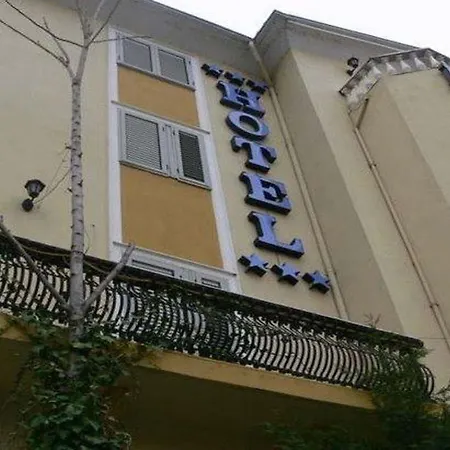 Art Nirvana Szálloda Tirana