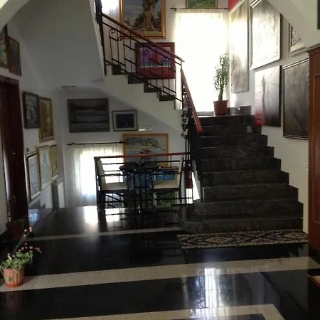 Art Nirvana Szálloda Tirana