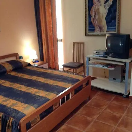 Отель Art Nirvana 3*