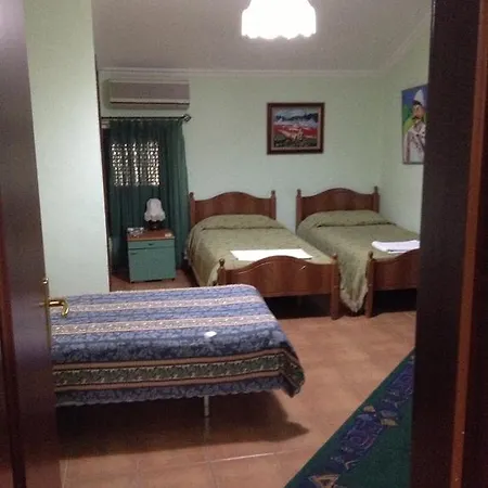 Art Nirvana Отель Тирана