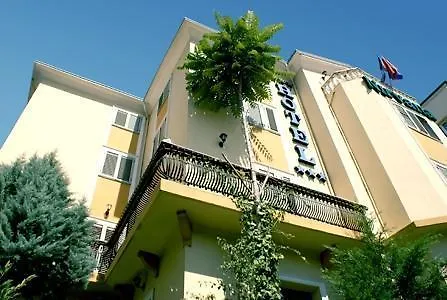 فندق Art Nirvana