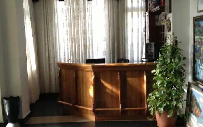 Art Nirvana فندق