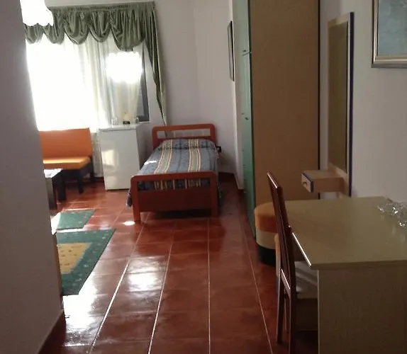 Art Nirvana تيرانا