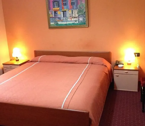 ホテル Art Nirvana 3*